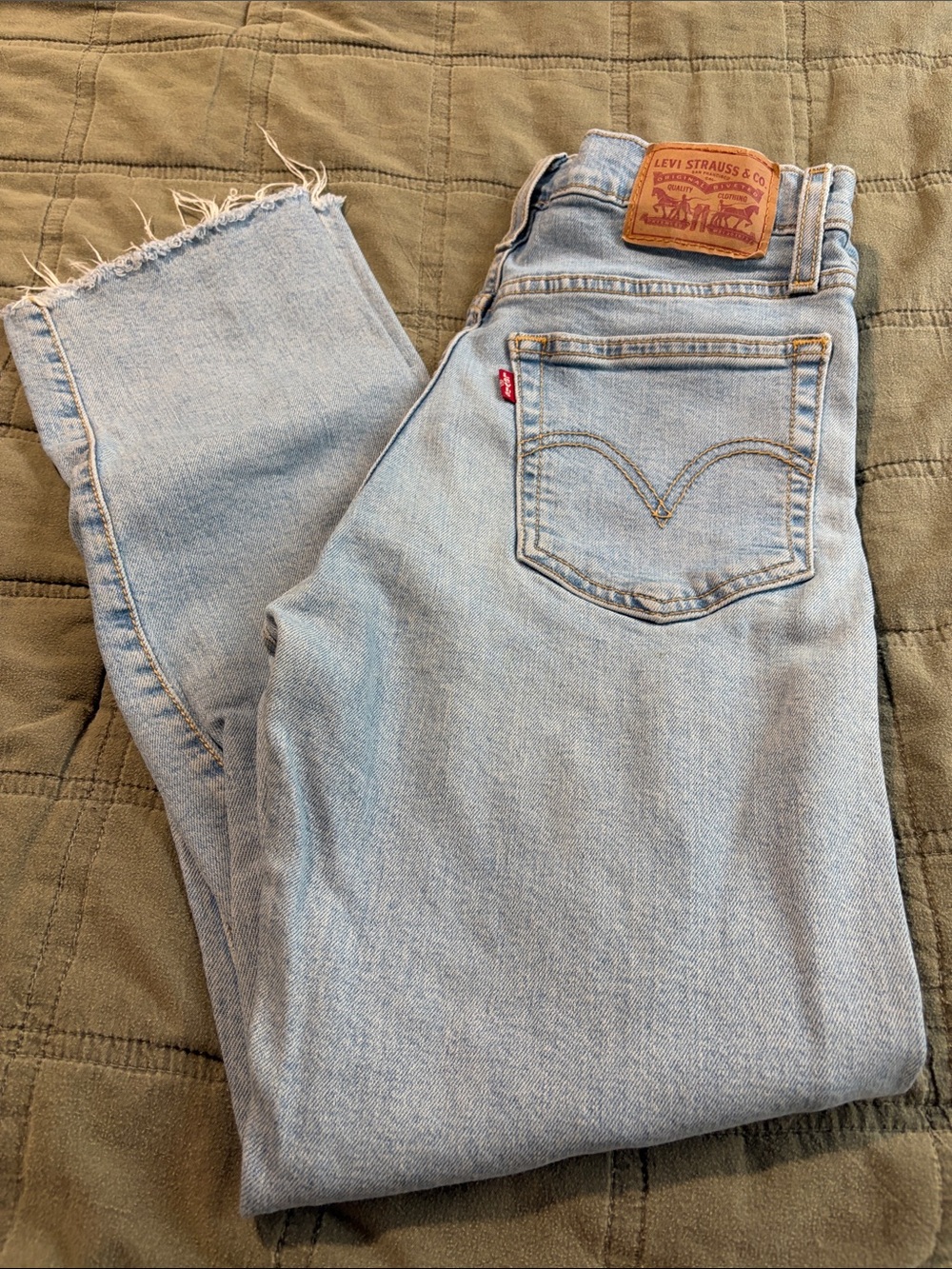 Levi's Light Blue Cropped Raw-Hem High-Rise Jeans